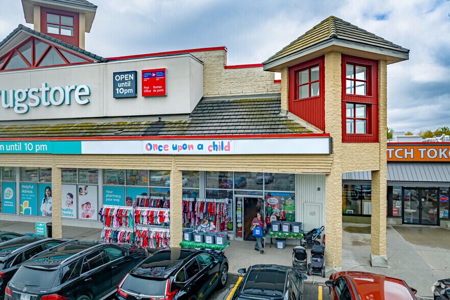 More Photos Of 666 Woolwich St, Guelph Freestanding For Lease
