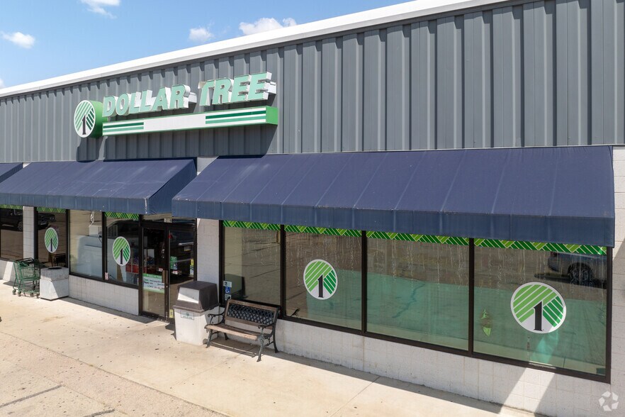 More Photos Of 1801 S West Ave, Freeport Storefront For Sale