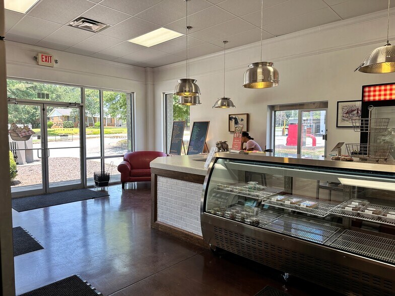 More Photos Of 1973 Hog Mountain Rd, Watkinsville General Retail For Sale