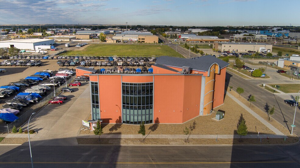 More Photos Of 812 Burlington Dr, Bismarck Office For Lease