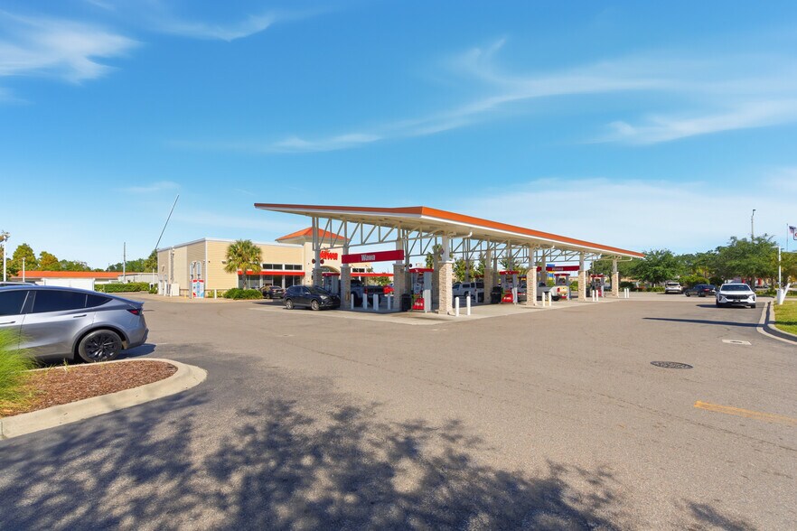 More Photos Of 13599 W Colonial Dr, Winter Garden General Retail For Lease