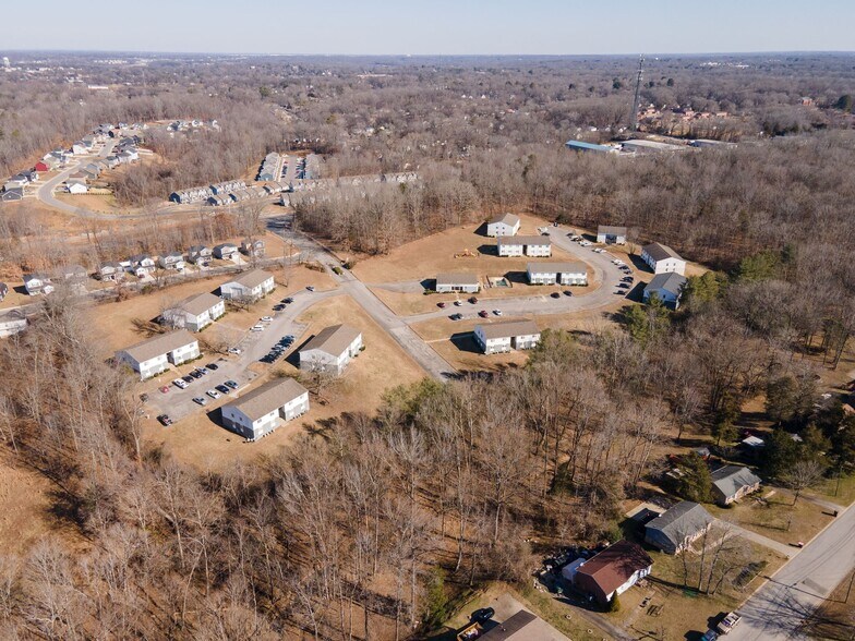 More Photos Of 1351 Avondale Dr, Clarksville Apartments For Sale