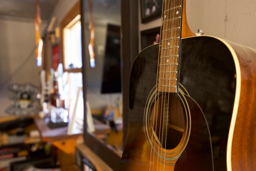 More Photos Of 146 1st Ave, Parshall Bar For Sale