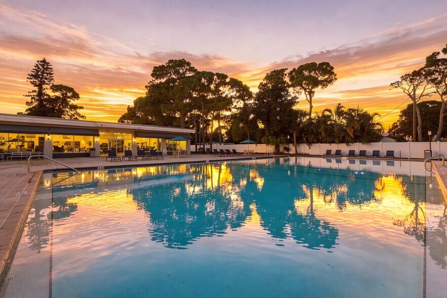 More Photos Of 2725 Coconut Bay Ln, Sarasota Apartments For Sale