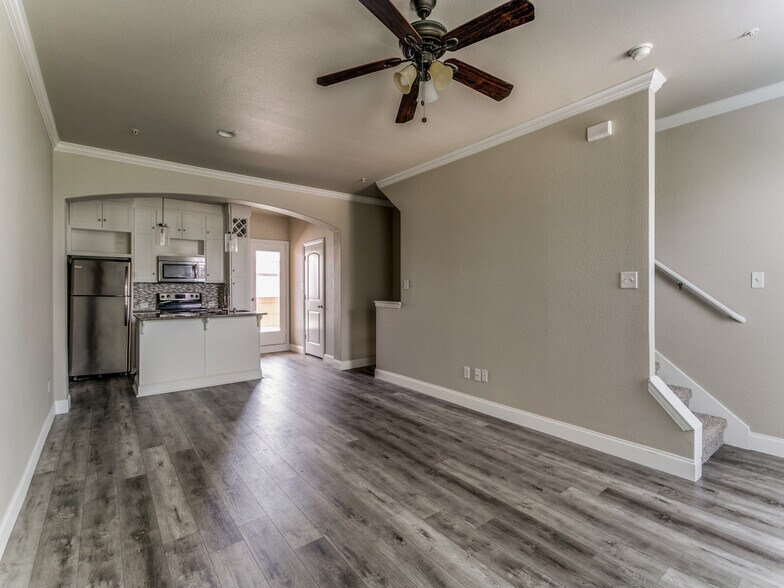 More Photos Of 391-347 E Main St, Lewisville Apartments For Sale