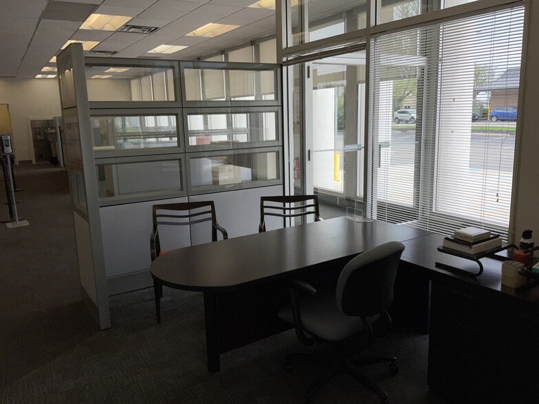 More Photos Of 721 E Dixie Dr, Dayton Bank For Lease