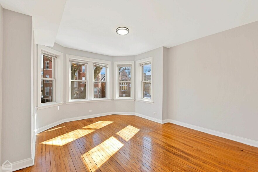 More Photos Of 7150 S Cornell Ave, Chicago Apartments For Sale