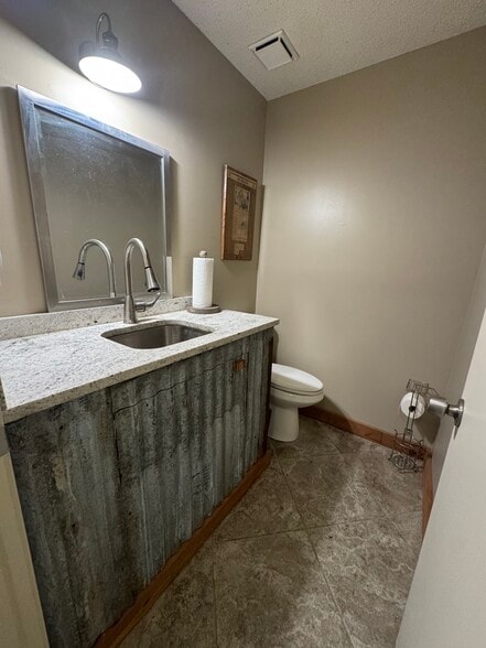 More Photos Of 6032 Fieldstone Ave, Baton Rouge Warehouse For Lease