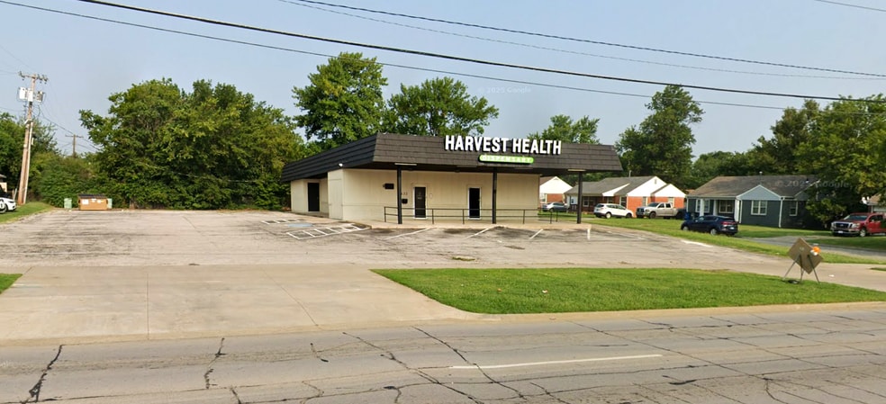 Primary Photo Of 432 S Sheridan Rd, Tulsa Fast Food For Sale