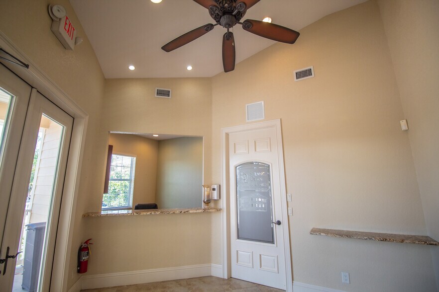 More Photos Of 334 W Olympia Ave, Punta Gorda Office For Sale