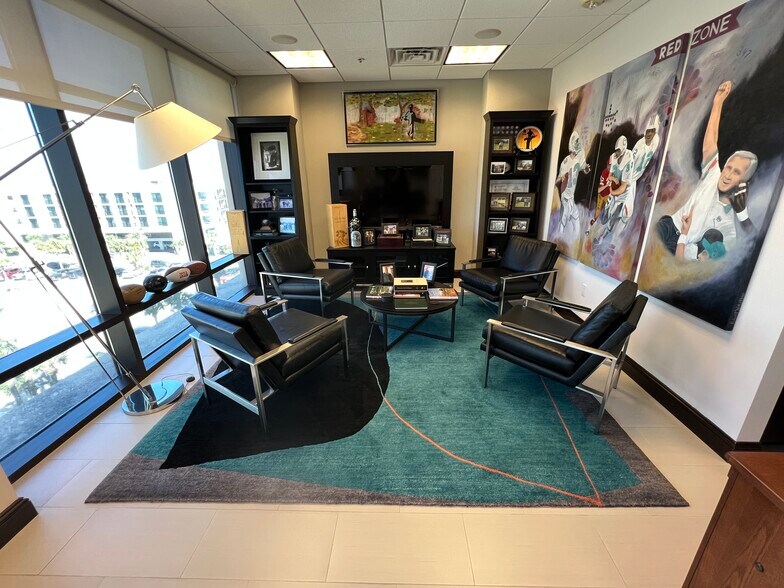 More Photos Of 320 1st St N, Jacksonville Beach Office Residential For Sale