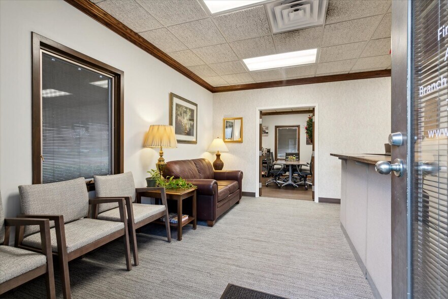 More Photos Of 732 Thimble Shoals Blvd, Newport News Office For Sale