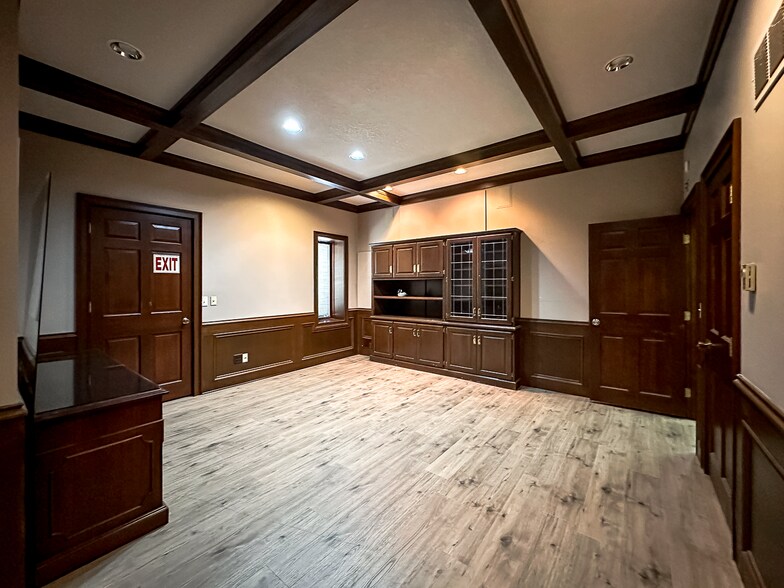 More Photos Of 2014 S Calhoun St, Fort Wayne Manufacturing For Lease