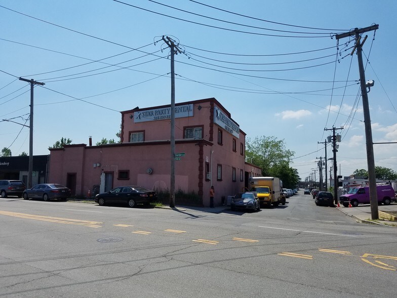 More Photos Of 81 Sheridan Blvd, Inwood Warehouse For Lease