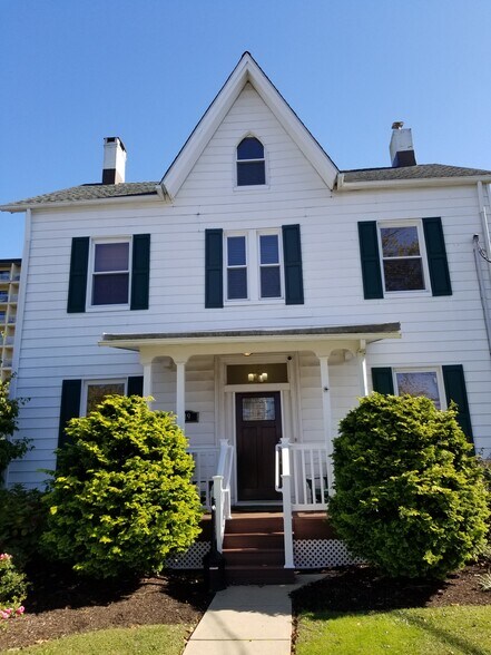 Primary Photo Of 19 N Bridge Ave, Red Bank Office For Lease