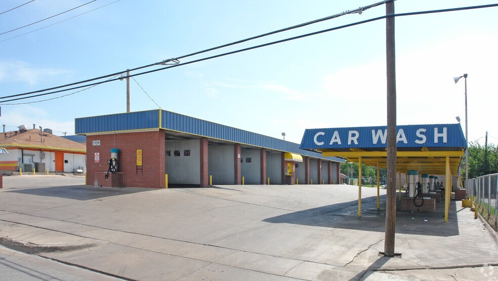 Primary Photo Of 1709 Mcclellan Ct, Fort Worth Carwash For Sale