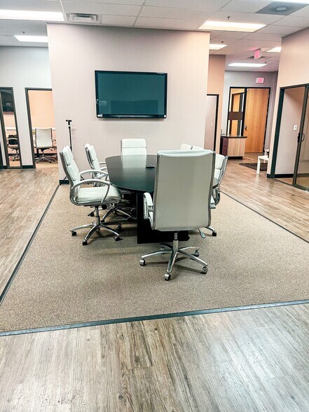 More Photos Of 34225 N 27th Dr, Phoenix Medical For Sale