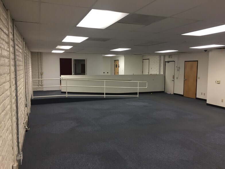 More Photos Of 1051 E Wardlow Rd, Long Beach Office For Lease