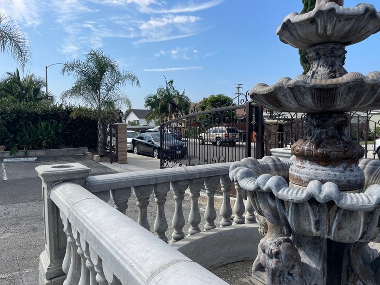 More Photos Of 13226 Rosecrans Ave, Norwalk Restaurant For Sale