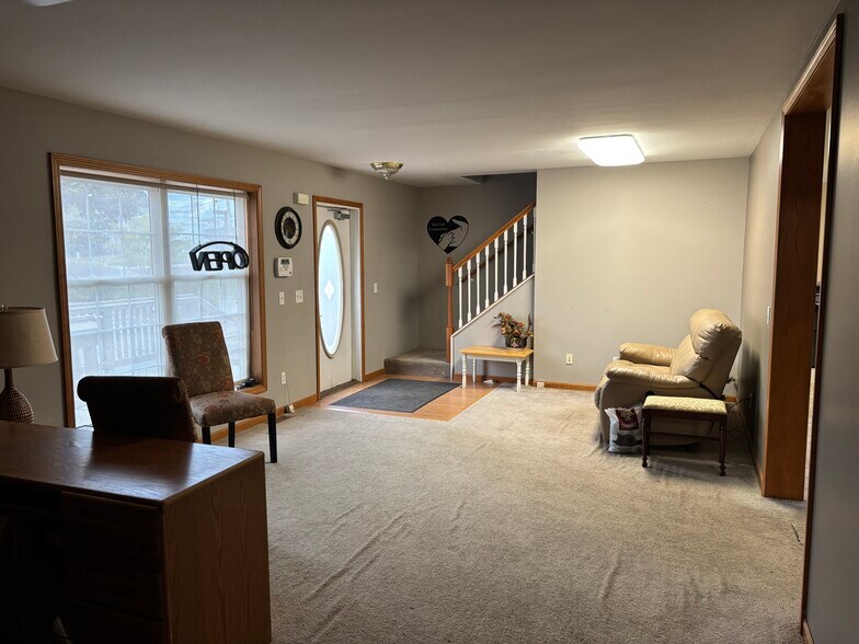 More Photos Of 621 S Grand Ave, Fowlerville Office Residential For Sale