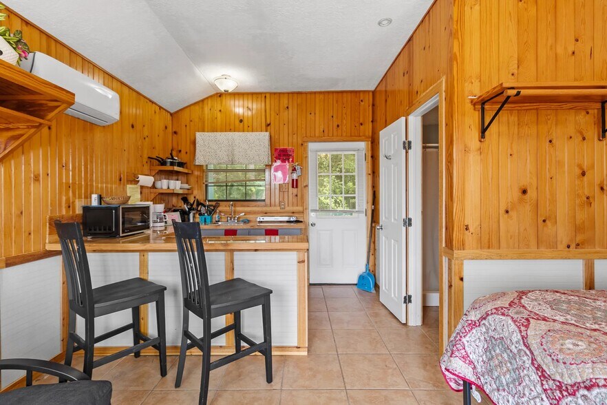 More Photos Of 14 Marina Pt, Huntsville Trailer Camper Park For Sale