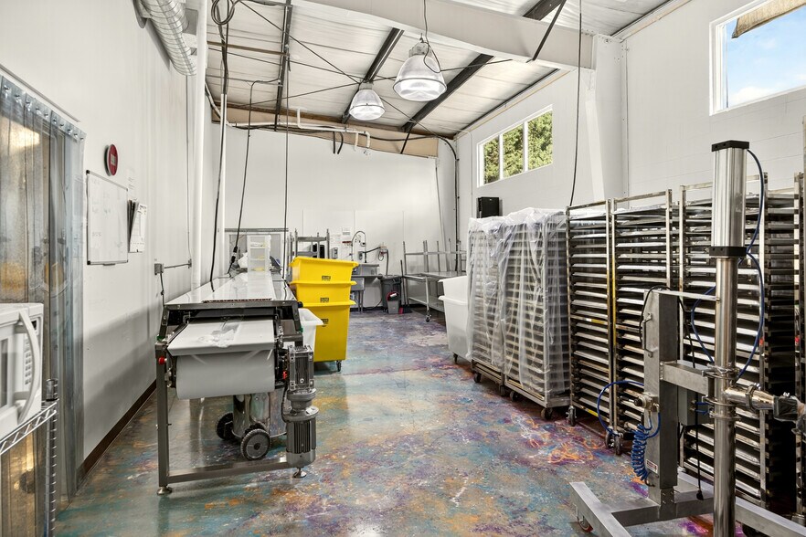More Photos Of 3100 Merriman Rd, Medford Warehouse For Sale