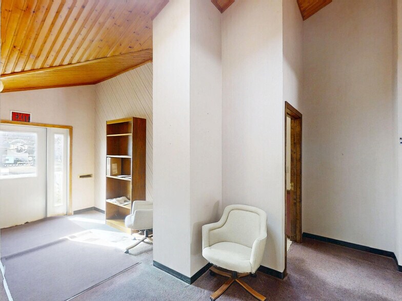 More Photos Of 1438 W 38th St, Erie Office For Lease