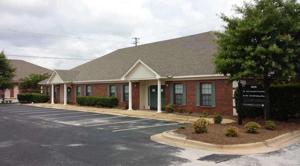 Primary Photo Of 1805 Station Dr, Prattville Medical For Sale