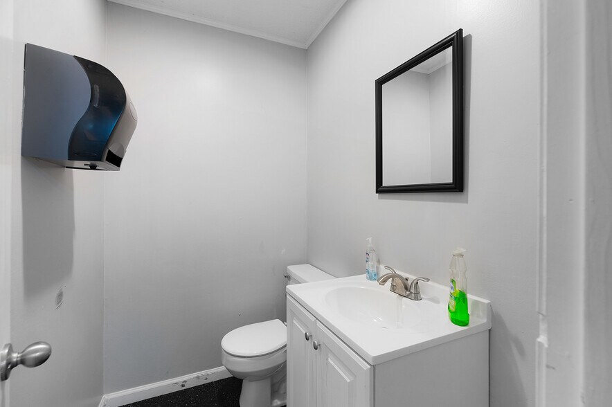 More Photos Of 1849 US-41, Calhoun Warehouse For Sale