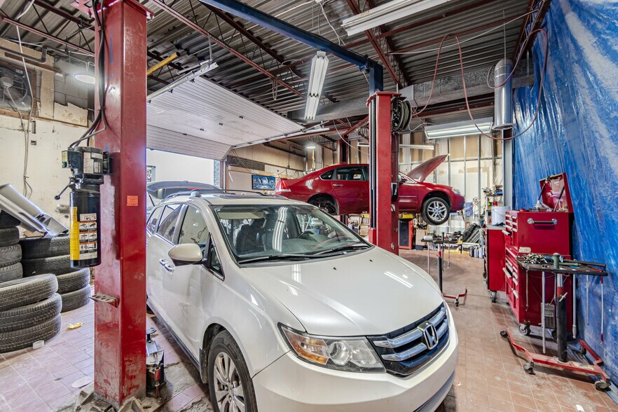 More Photos Of 26 Bramsteele Rd, Brampton Industrial For Sale