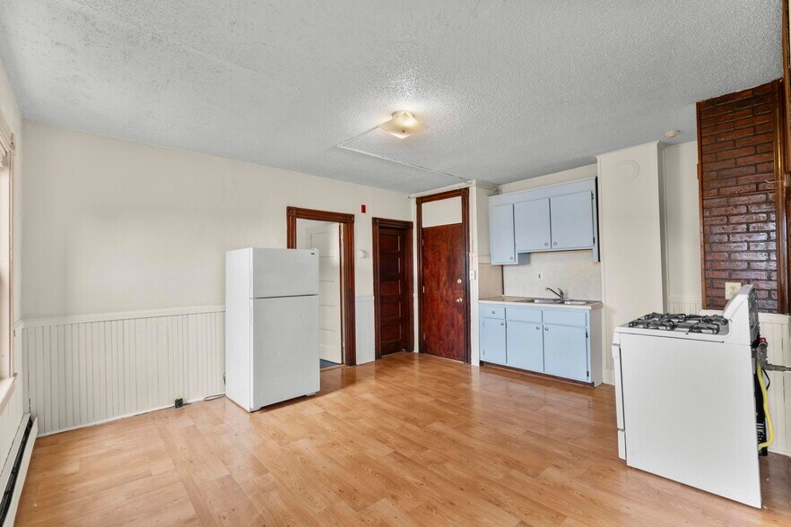 More Photos Of 240-242 Washington St, New Britain Apartments For Sale