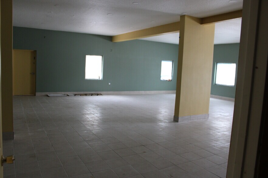 More Photos Of 2180 Hercules Ave, Clearwater Freestanding For Lease