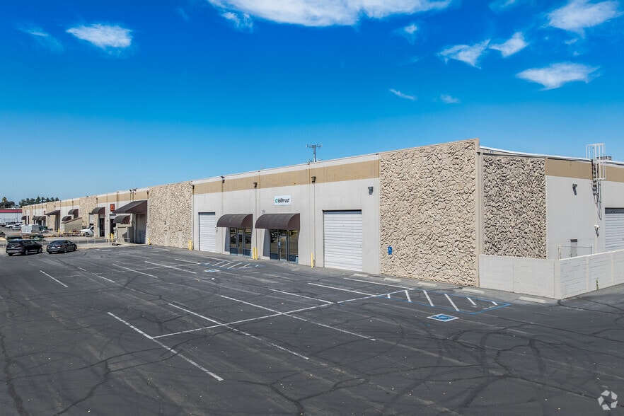 More Photos Of 2544 Port St, West Sacramento Warehouse For Lease