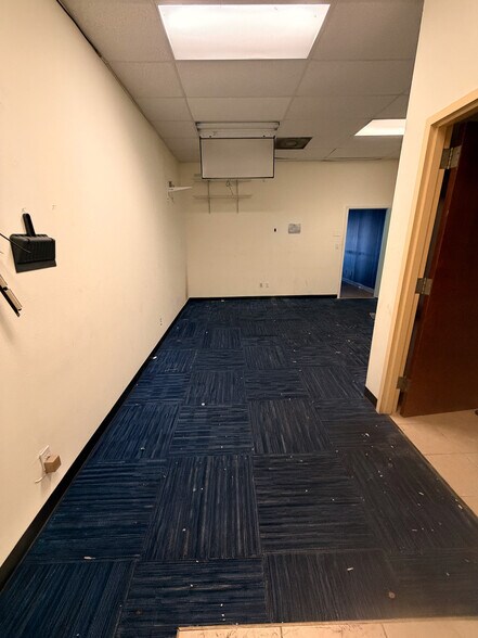 More Photos Of 1305 S Cage Blvd, Pharr Unknown For Lease