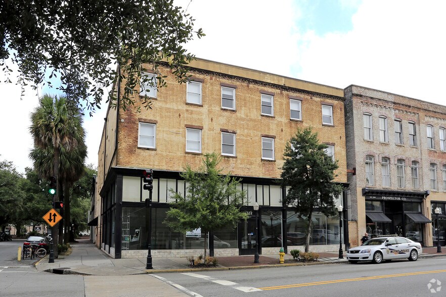 More Photos Of 322 W Broughton St, Savannah Storefront For Lease