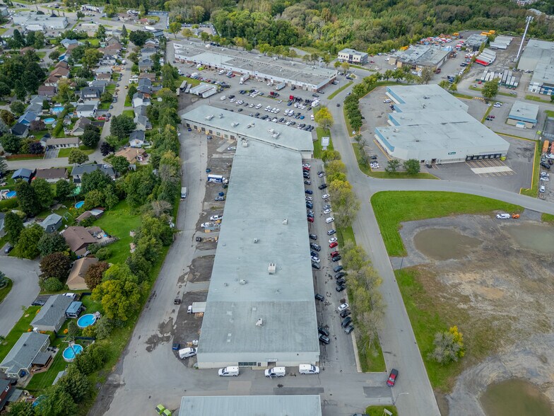 More Photos Of 925 Av Newton, Québec Manufacturing For Lease