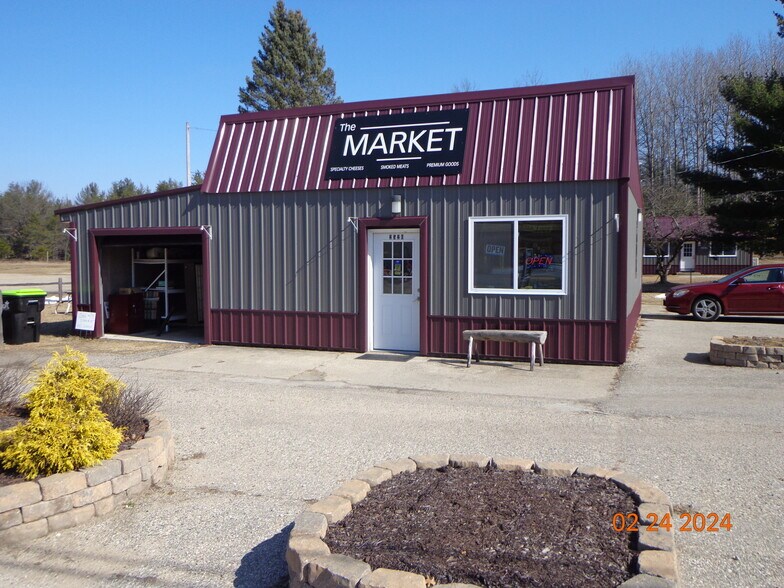 More Photos Of 2570 N Saint Helen Rd, Saint Helen Restaurant For Sale
