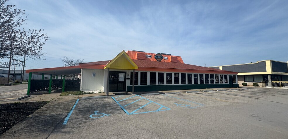 Primary Photo Of 941 E Lewis And Clark Pky, Clarksville Restaurant For Sale