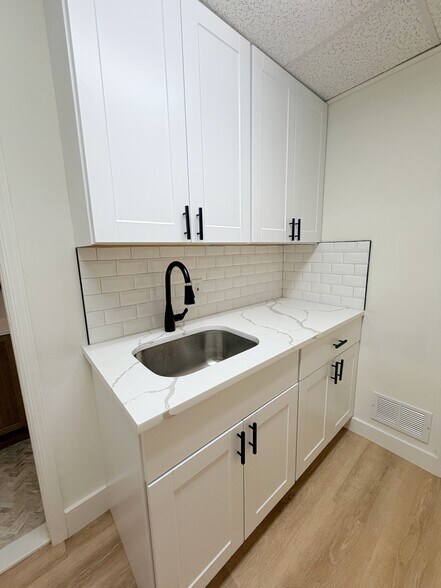 More Photos Of 356 US-202 Rt, Somers Town Office For Lease