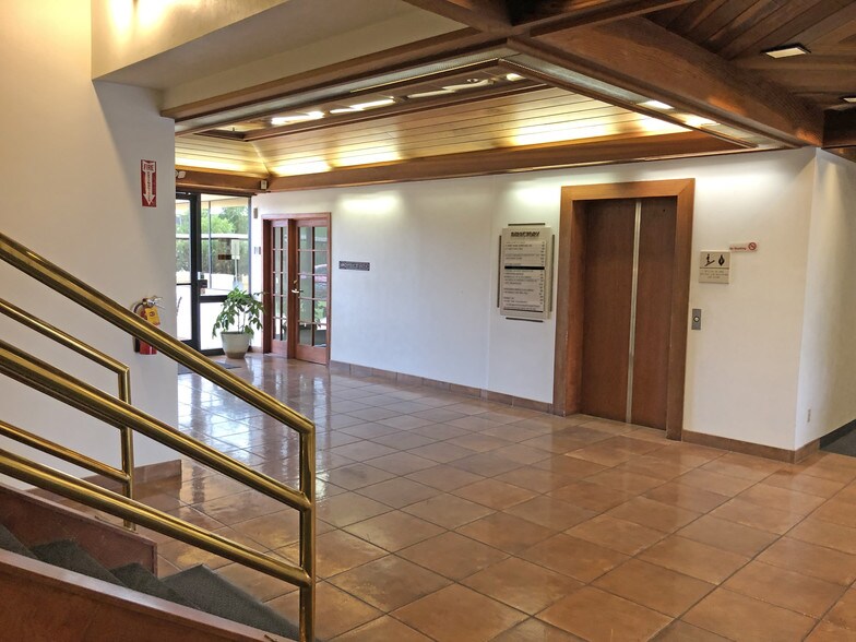 More Photos Of 401 W Baseline Rd, Tempe Office For Lease