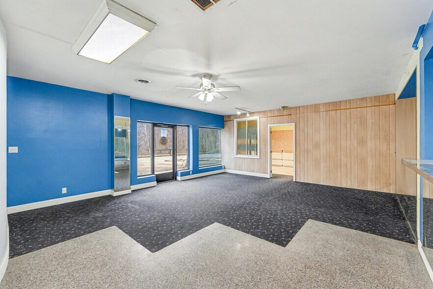 More Photos Of 670 Cambridge St, Fredericksburg Warehouse For Lease