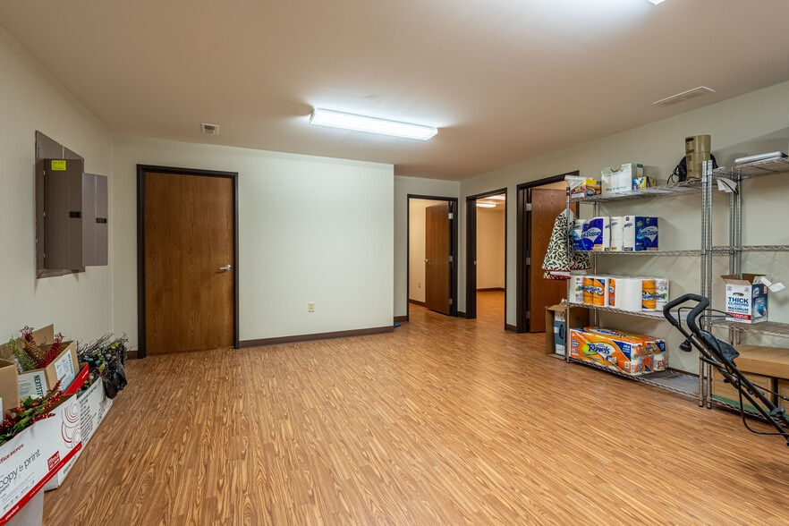 More Photos Of 1107 S Mulford Rd, Rockford Office For Sale