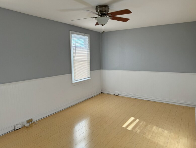 More Photos Of 4142 Crescent Dr, Saint Louis Medical For Sale