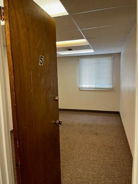 More Photos Of 2001 11th Ave, Helena Office For Lease