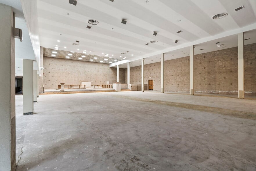 More Photos Of 3511 Linkwood Dr, Houston Religious Facility For Sale