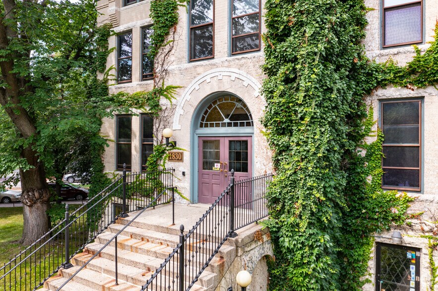 More Photos Of 1830 Sherman Ave, Evanston Office For Lease