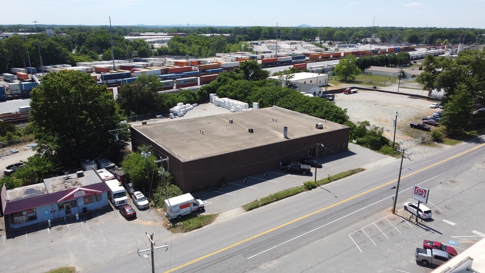 Primary Photo Of 4827 Rozzelles Ferry Rd, Charlotte Warehouse For Lease