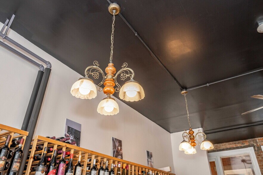 More Photos Of 2015 Madison rd, Cincinnati Storefront Retail Residential For Lease