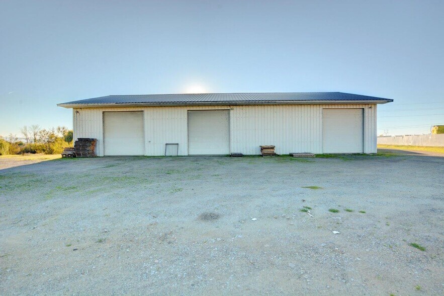 More Photos Of 6804 Agate Rd, White City Flex For Sale