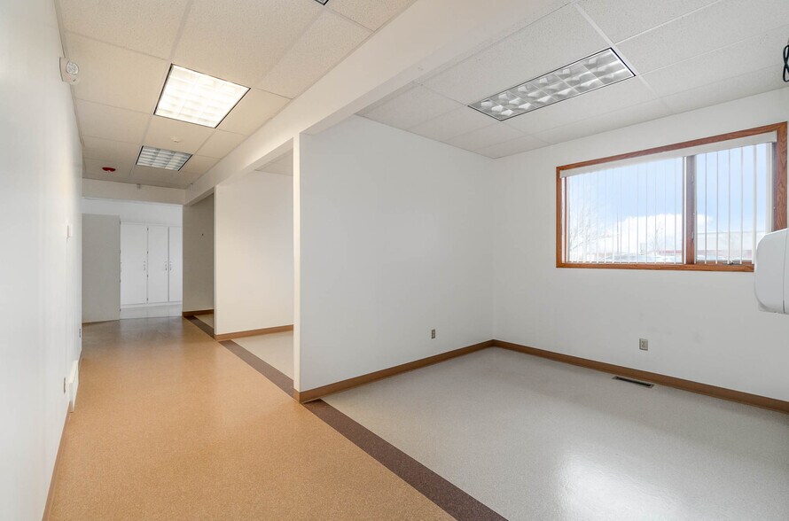 More Photos Of 5225 Hampton Pl, Saginaw Medical For Sale